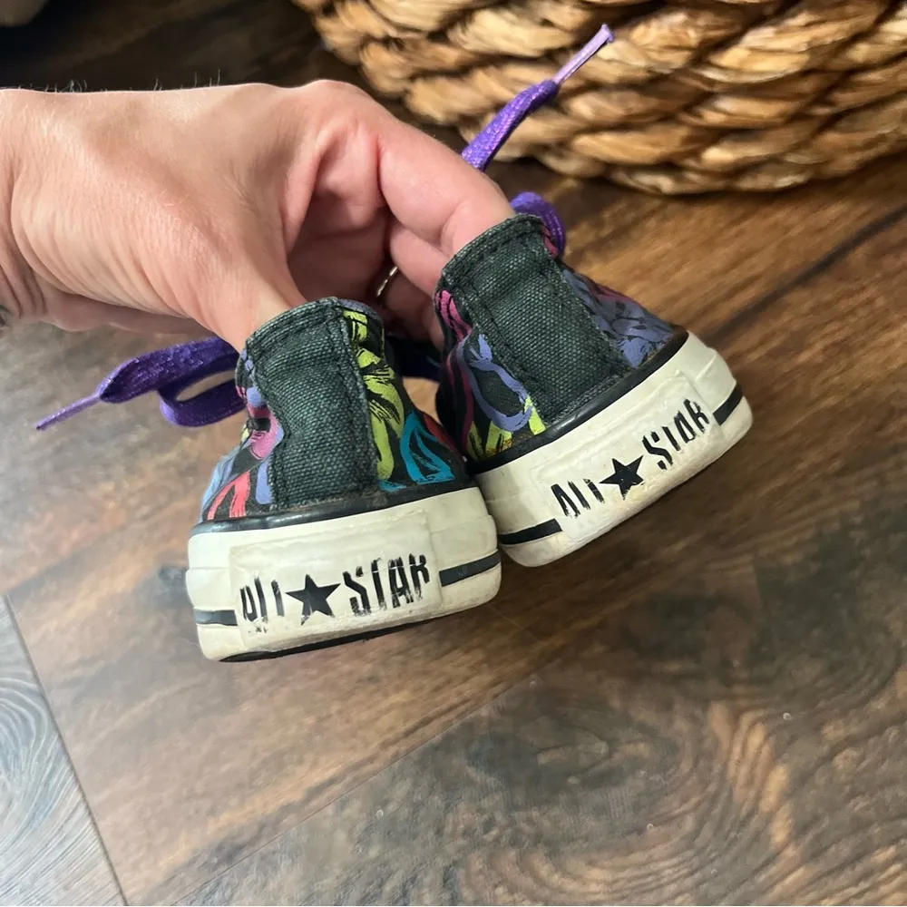 Peace & Flowers Designs converse women’s size 6 - Image 4