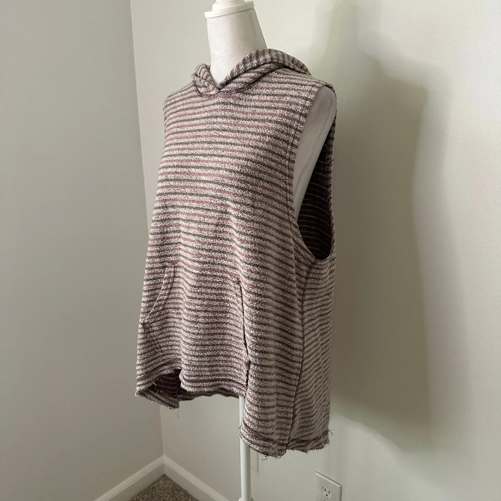 Free People pink, white & mauve striped knit sleeveless hooded top size S - Image 3