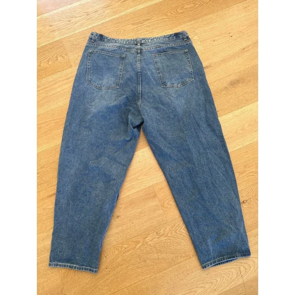 Pretty Little Thing Plus Distressed Mom Jeans - Image 3