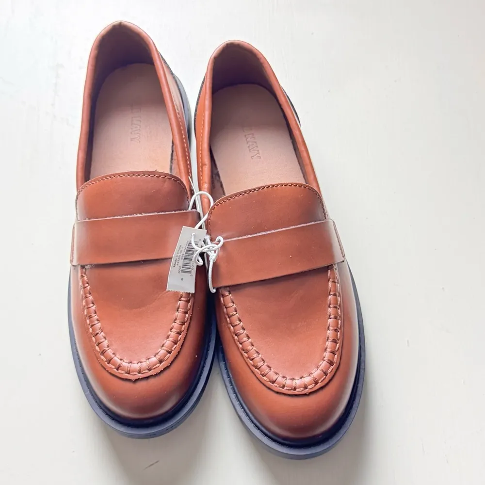 Old Navy Women's Low Heel Preppy Style Cognac Modern Penny Loafer Sz 8 - Image 6