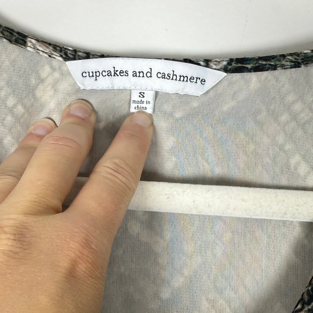 Cupcakes and Cashmere Jasper Wrap Blouse in Python Print Sz S Green - Image 6