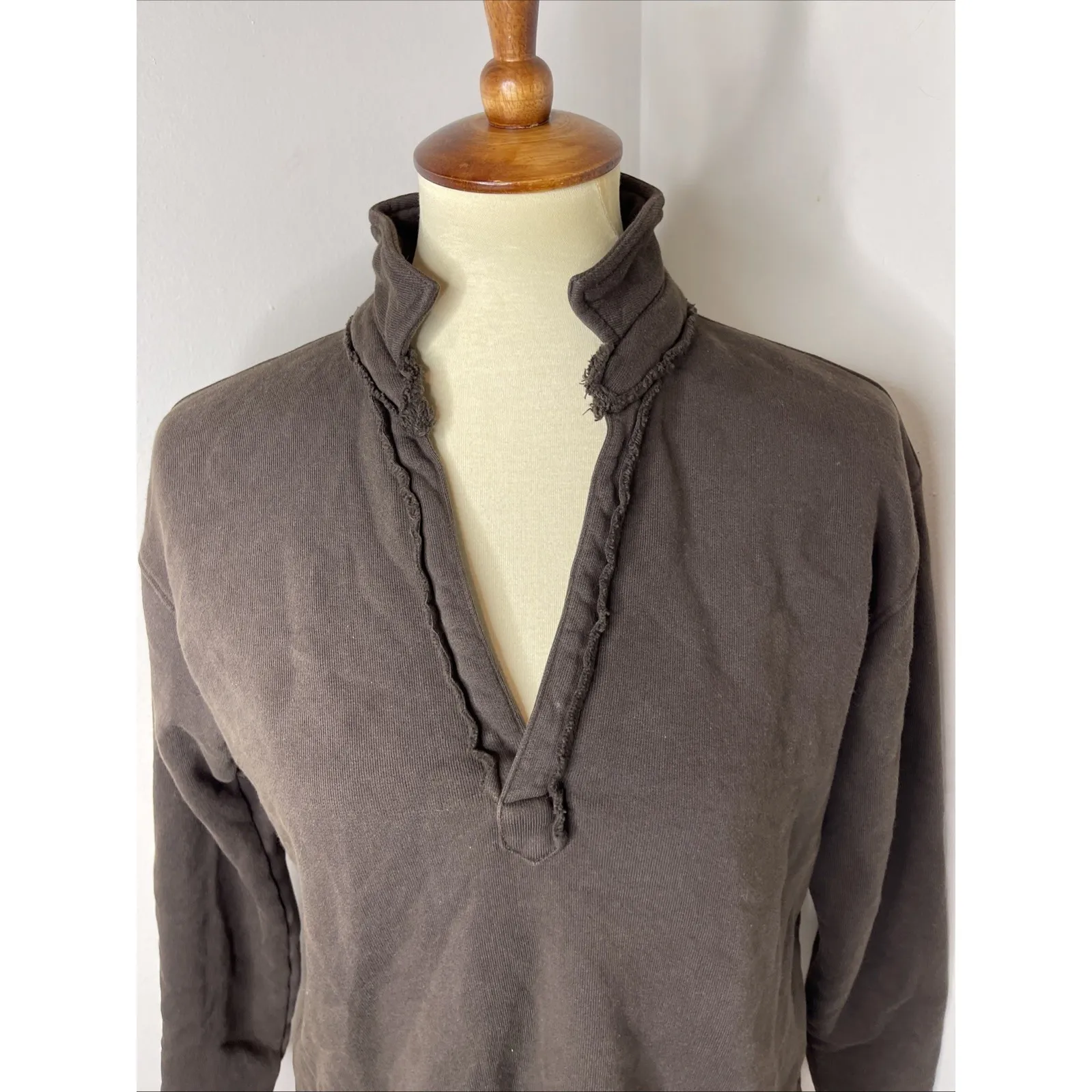 Frank & Eileen Patrick Popover Henley Brown XS - Image 6
