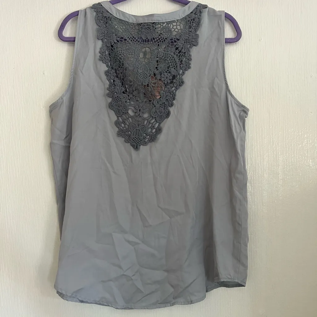 Knox Rose Light Gray V-Neck Blouse - Image 5