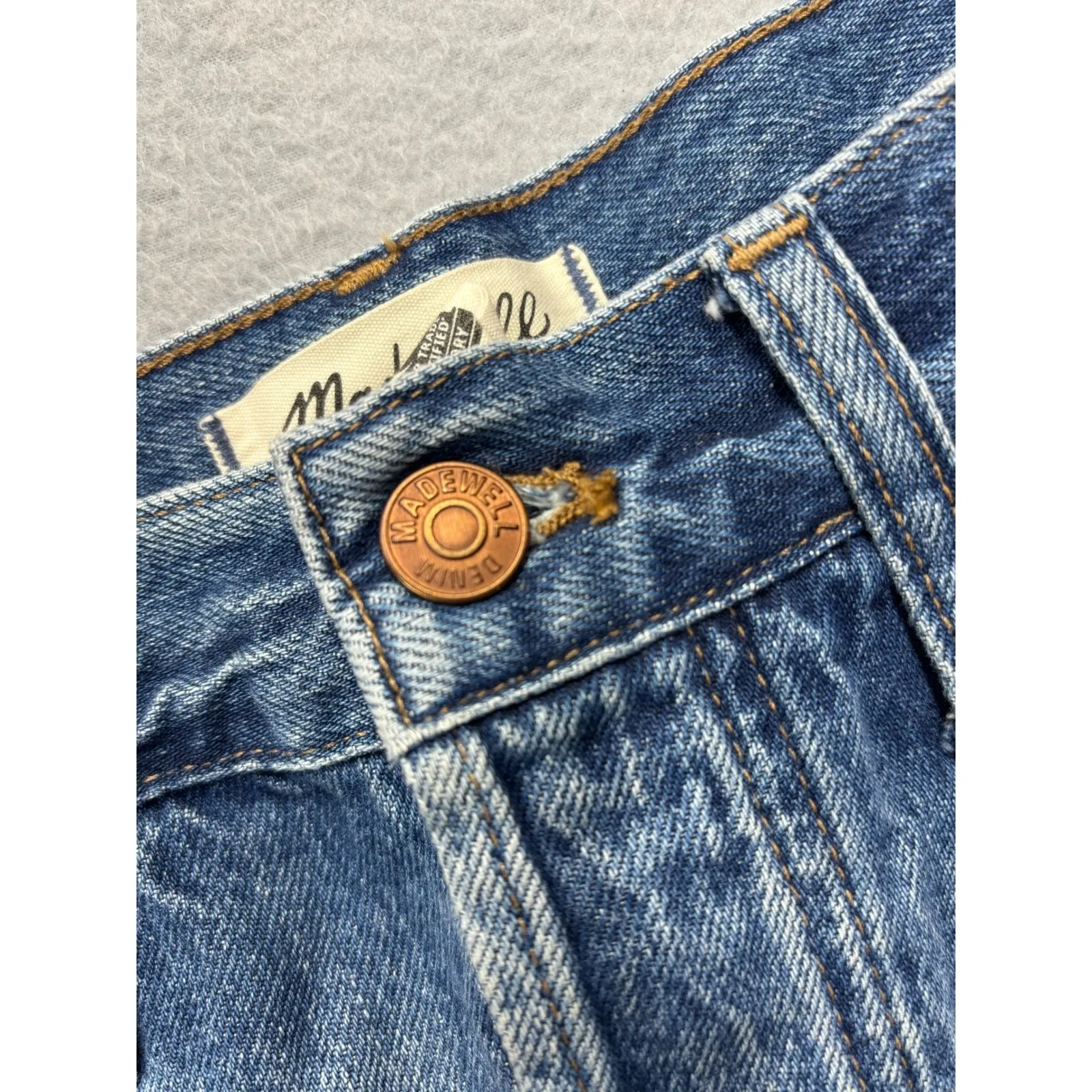 Madewell Women's 26 Relaxed Denim Shorts Raw Hem Blue Cut Off High Rise - Image 13