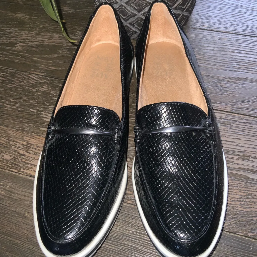Naturalizer Womens Ranger Slip On Moccasins Loafers Black Snakeskin Size 8 - Image 3