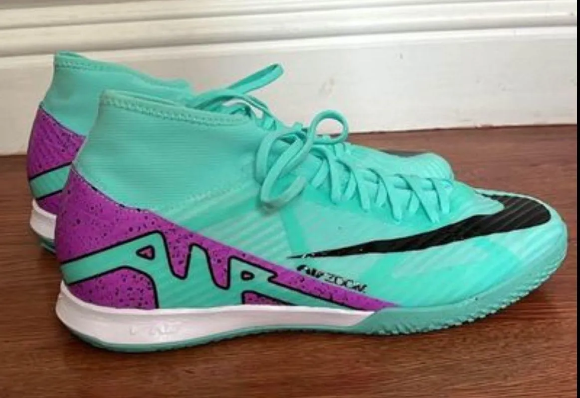 Women’s Size 8.5  Mercurial Vapor 15 Academy Indoor/Court Low-Top Soccer Shoes - Image 3