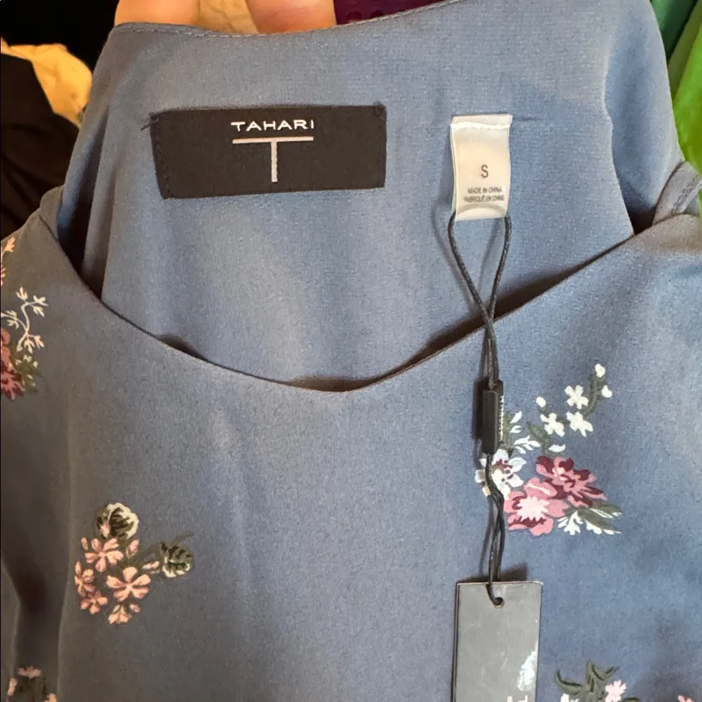 T TAHARI Camisole Blouse Size S Slate Blue Floral Print Spaghetti Strap Top - Image 6
