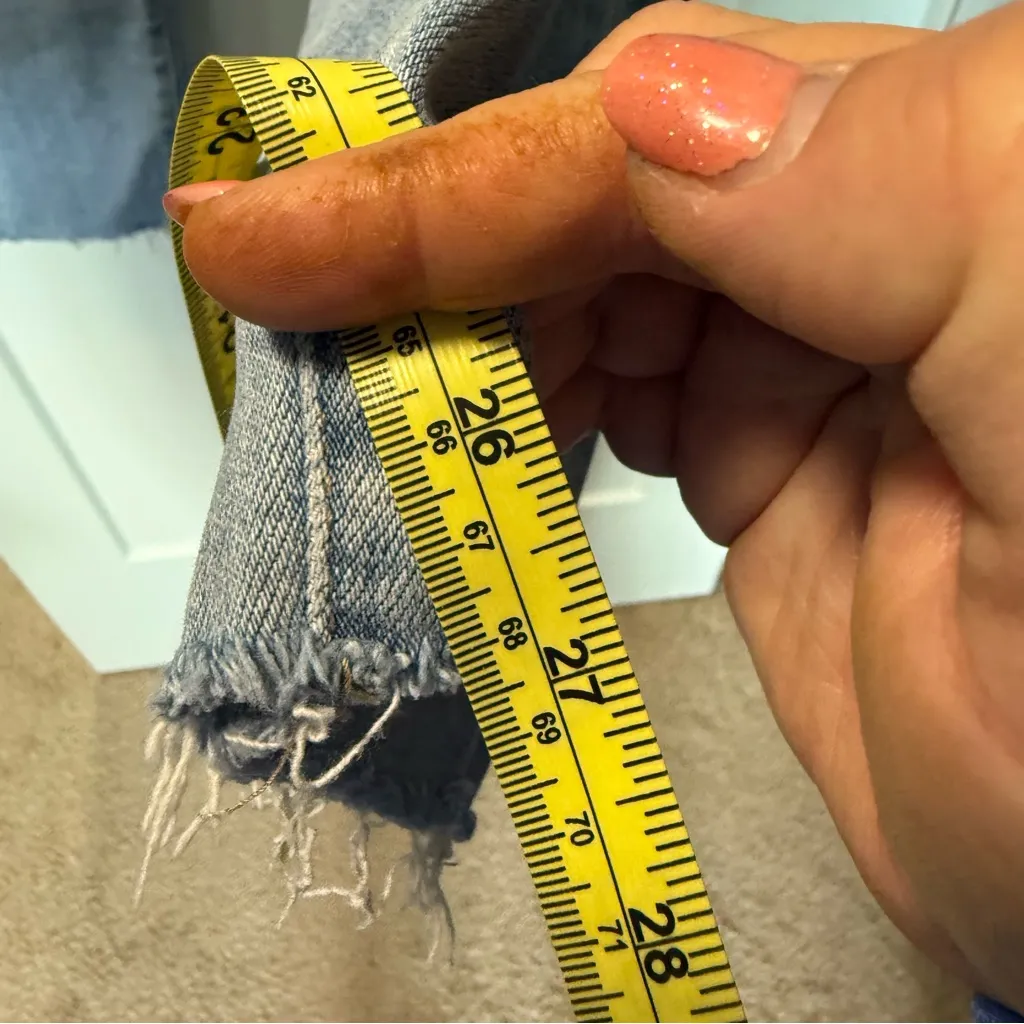 Hidden Jeans Tracey Straight Jean Light Wash Distress Frayed Hem‎ 26x27 Blue Size 26 - Image 4