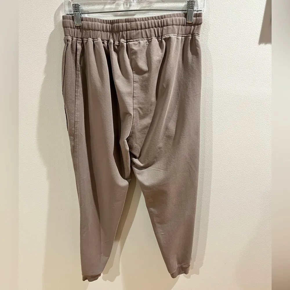 MONO B HIGH RISE JOGGERS! Size M - Image 4