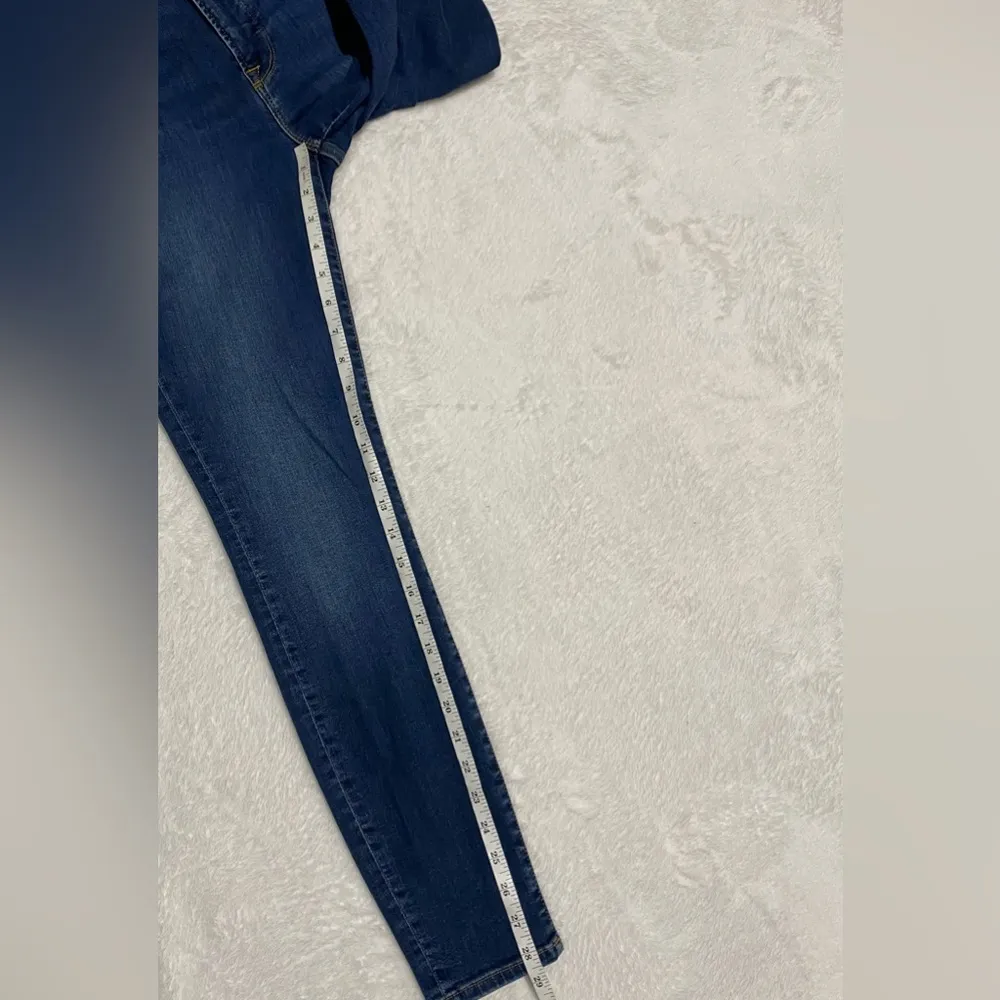 Always Fits Good Legs Skinny Jeans.
Size 4/27 - Image 13