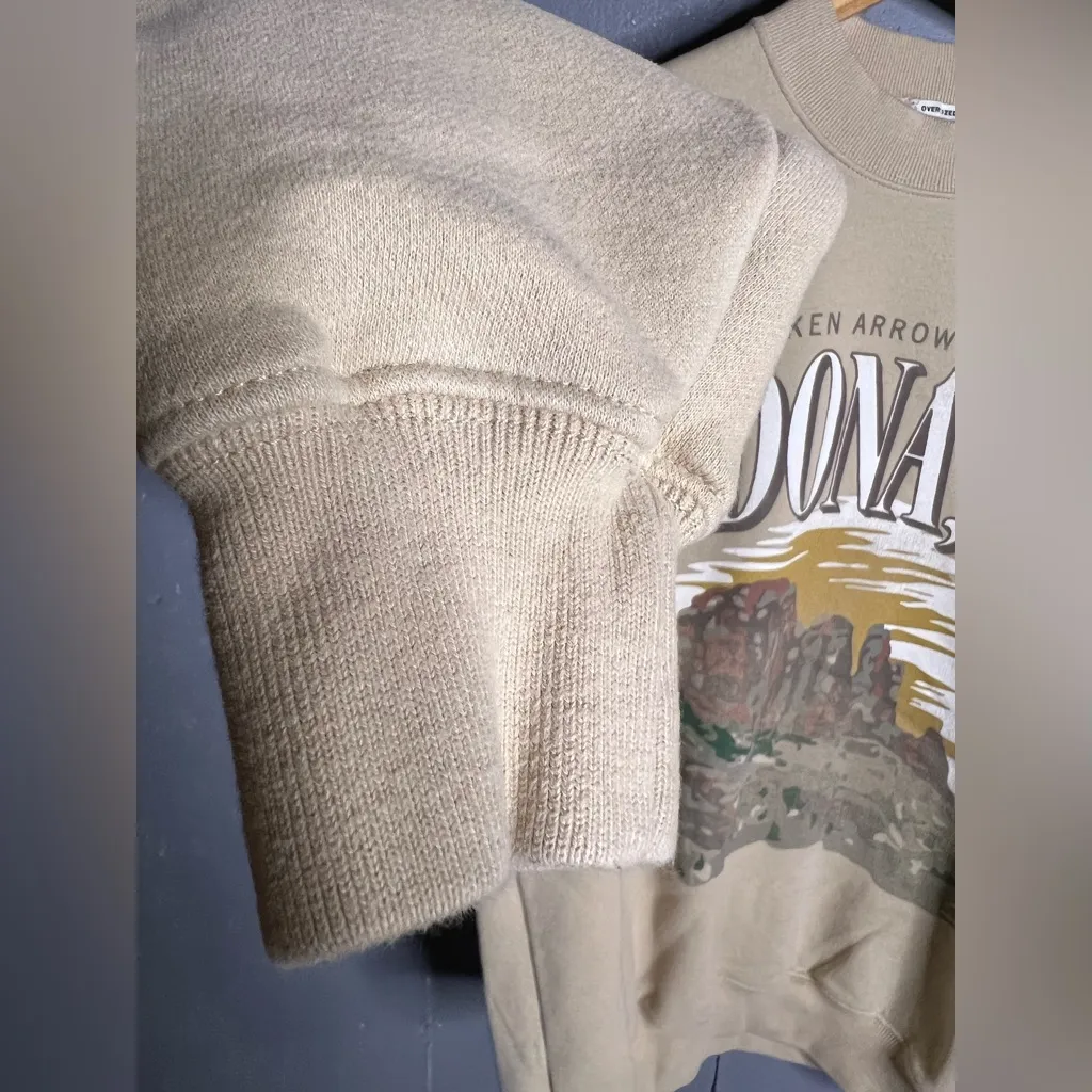 Abercrombie & Fitch Oversized Sweatshirt Sedona AZ Graphic Crewneck Size Small - Image 6