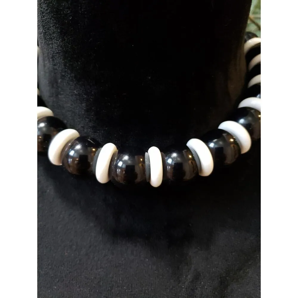 Women Onyx Black Beads White Acrylic Spacers Collar Necklace / Spring Ring Clasp - Image 3