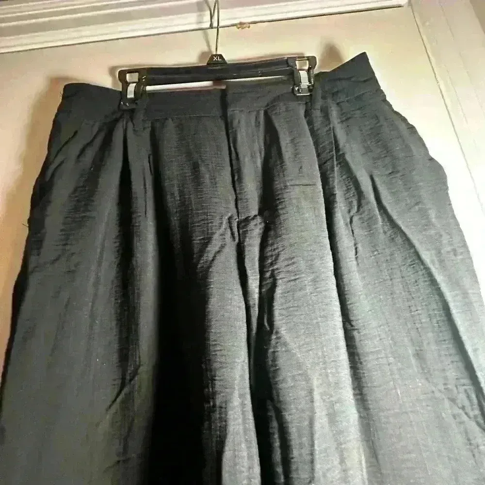 NWOT Women’s A New Day Wide Leg Gauze Dress Pants Black. Side Pockets. Size: 8. - Image 2
