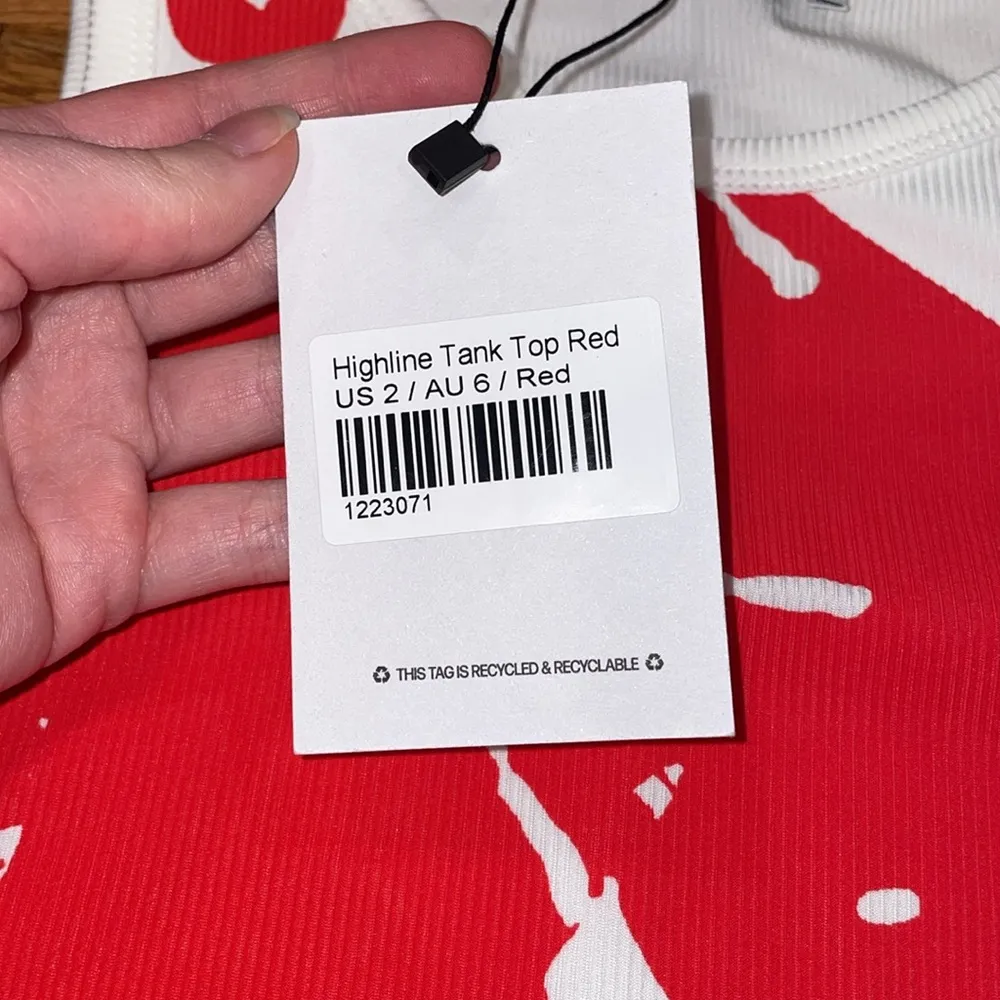 Princess Polly NWT  graphic tank top - Image 4