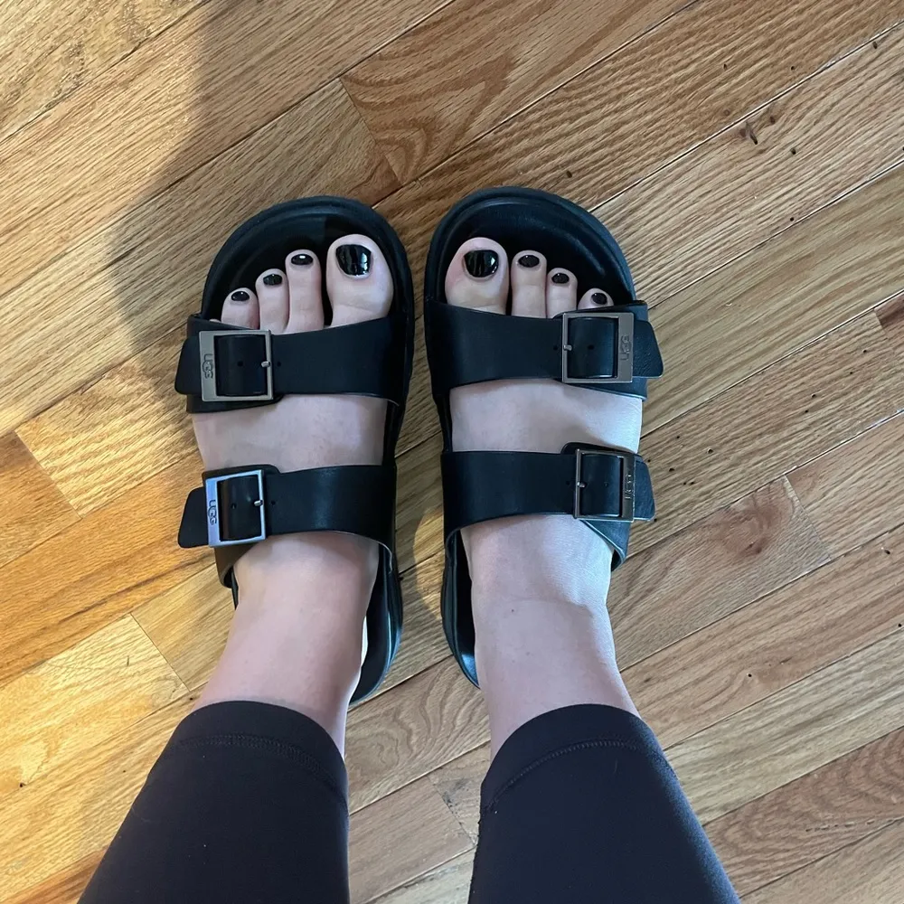 UGG Wainscott Buckle Slide - Image 3