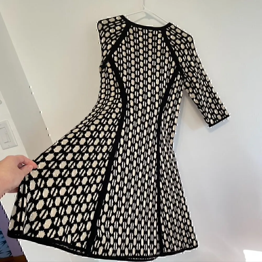 TAYLOR Cream Beige Black Geo Geometric 3/4 Sleeve Knit Fit & Flare Sweater Dress Size M - Image 12