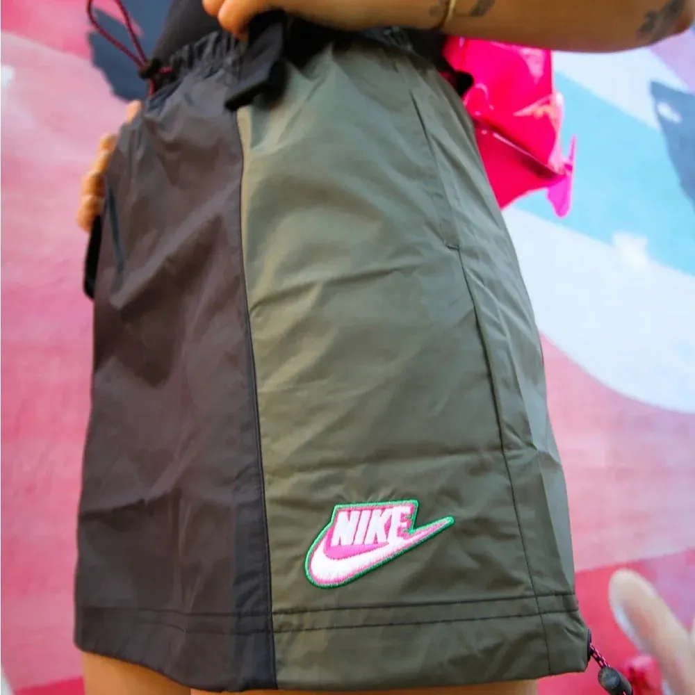 Nike Sportswear Icon Clash Athleisure Woven Mini Skirt Green/Black Medium NWOT - Image 2