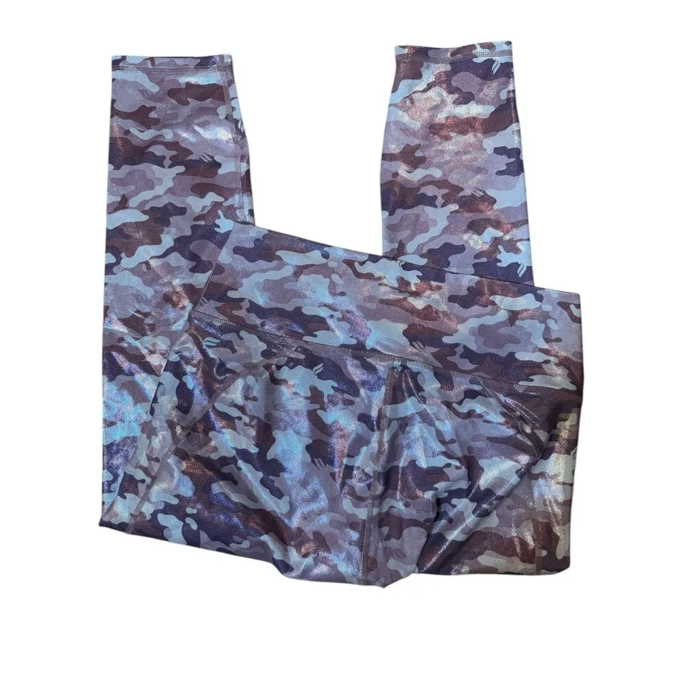 Fabletics Define PowerHold High-Waisted Capri in Pink Shine Logo Camo Sz S - Image 10