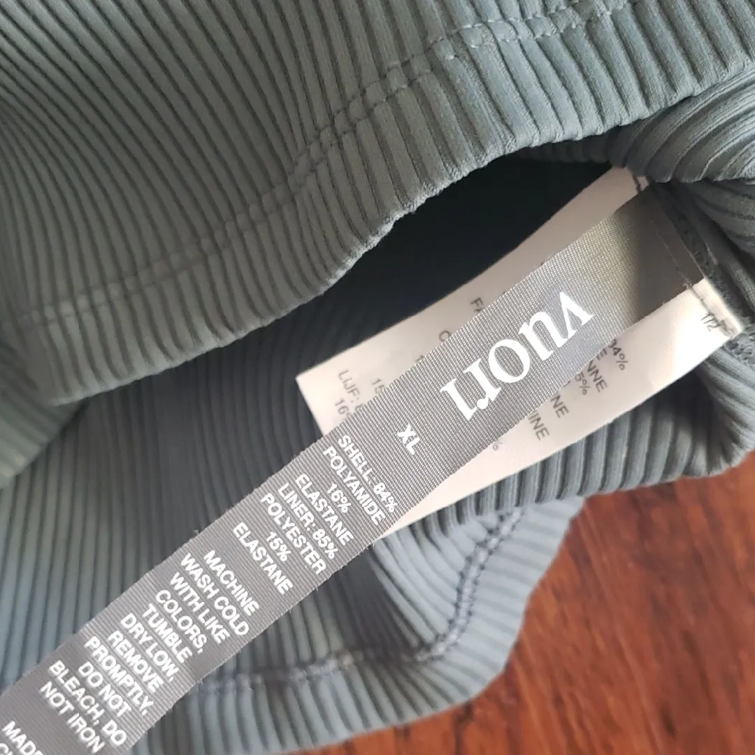 Vuori Blue Gray Ribbed Women's Crop Top Size XL New - Image 3