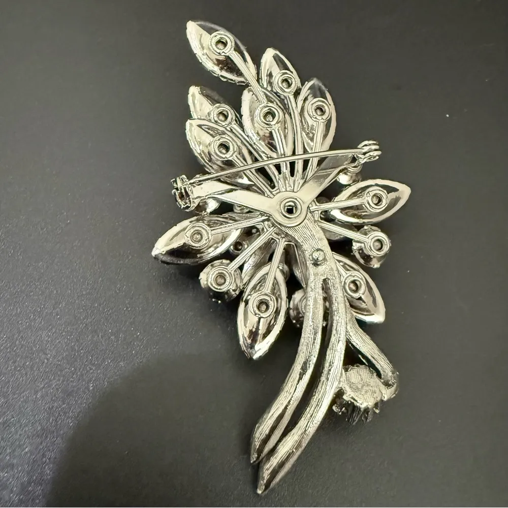 Vintage Unsigned 3D Flower Bouquet Clear Rhinestones Marquis Prong Brooch 27g. Silver - Image 3