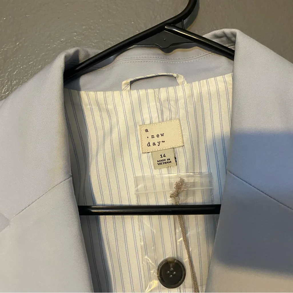 NWT A new Day lite blue long sleeved blazer size 14. 1 button close, pockets - Image 5