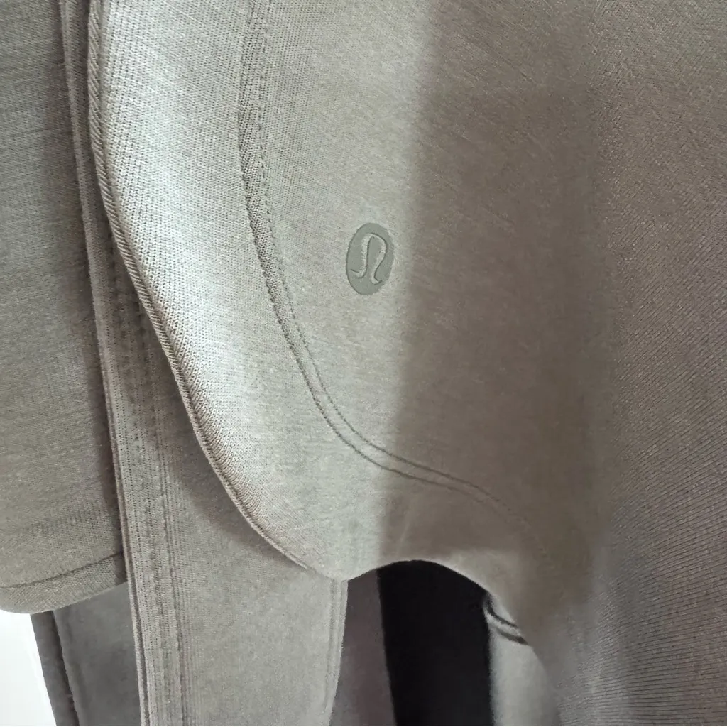 Lululemon Softstreme Belted Wrap Jacket Long Sleeves Grey Sage M/L - Image 8