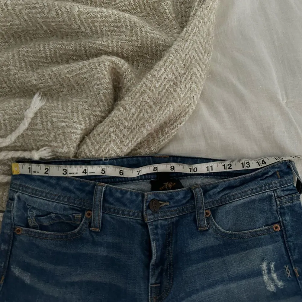 Genetic Denim Women’s 27 Low Rise Distressed The Shane Jeans - Image 8