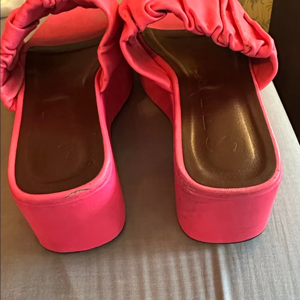 STAUD ruched platform slide Fuchsia Platform Mules size 40 hot pink - Image 9