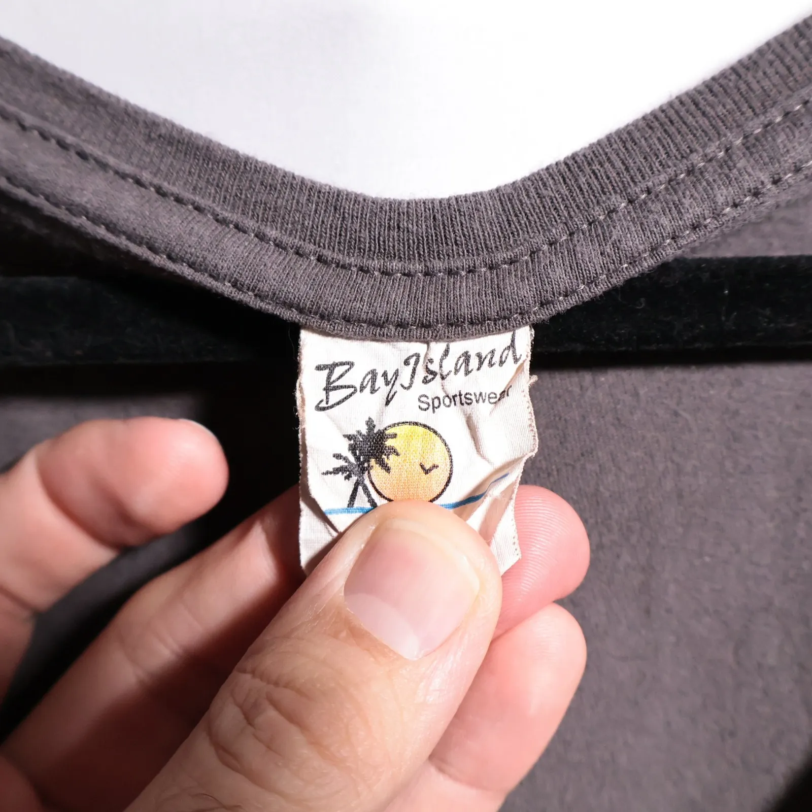 Lynyrd Skynyrd Skull Wings Graphic T Shirt L V Neck Gray Fitted Y2K Striped Size L - Image 3