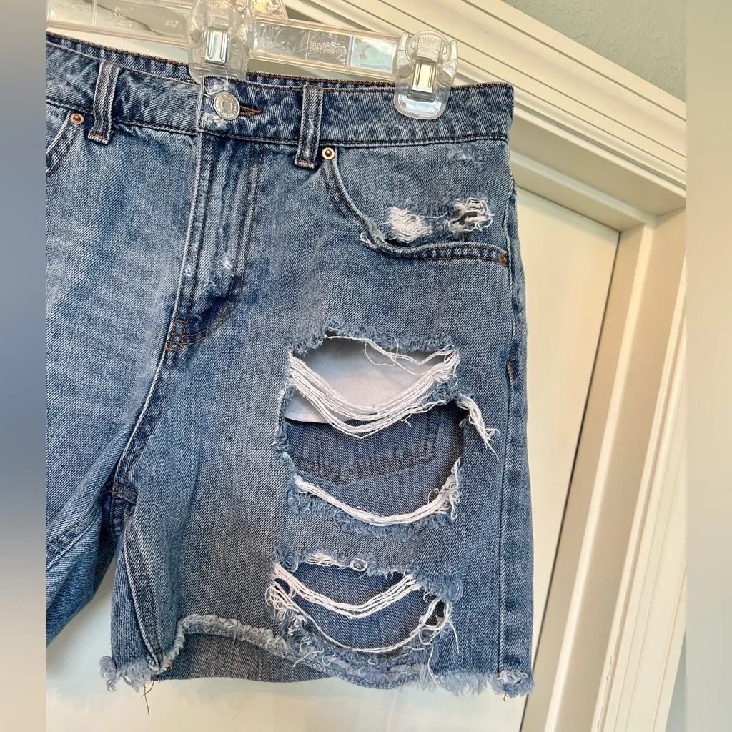 Wild Fable - High Rise Distressed Denim Shorts - perfect condition 💙 - Image 4