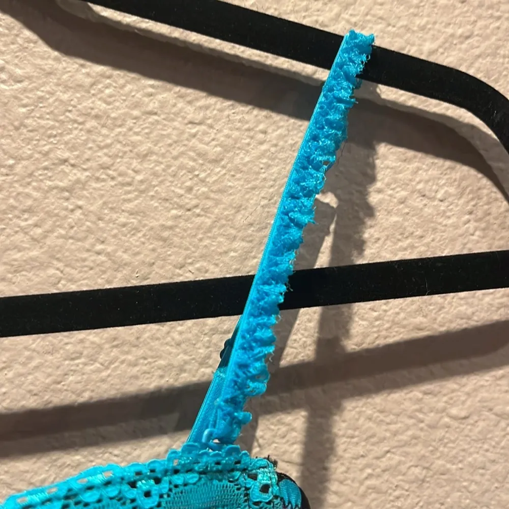 New Victoria’s Secret 34C Underwire Balconette Bra Blue Polka Dots Flowers Black - Image 4