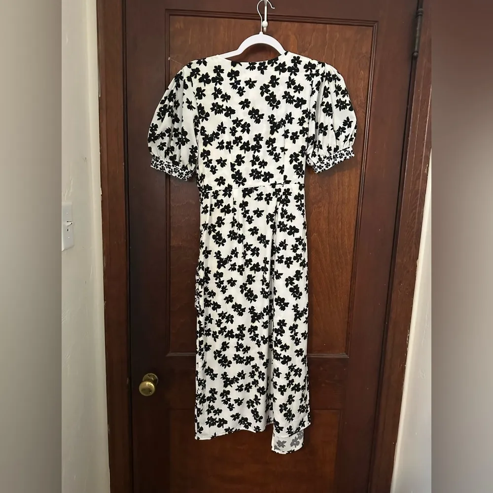 NWT Love, Whit by Whitney Port Floral Wrap Midi Dress Size S Black - Image 4