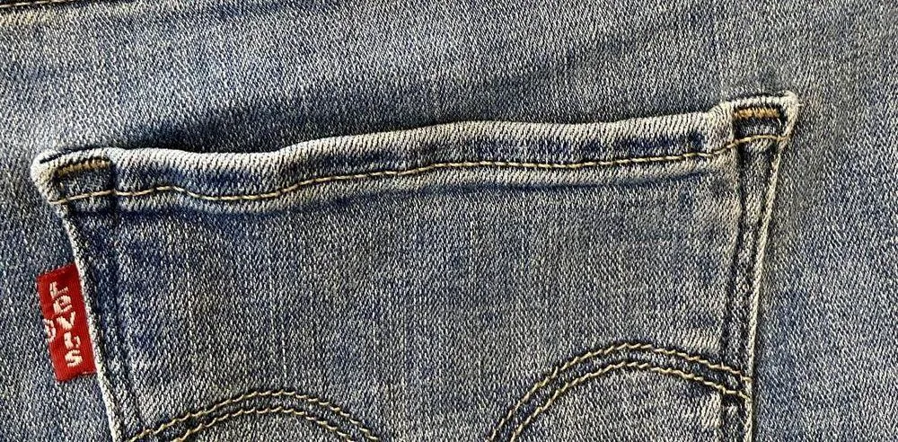 Levi's Bermuda Short 5-Pocket Zip Fly Medium Wash Raw Hem Denim Blue 28" - Image 2