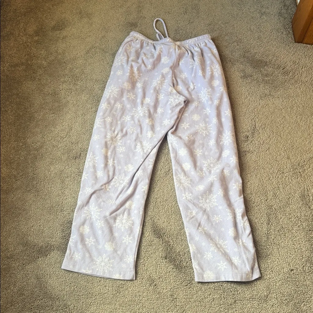 Aria Lavender Purple Snowflake Fleece Pajama Set SIZE M - Image 7