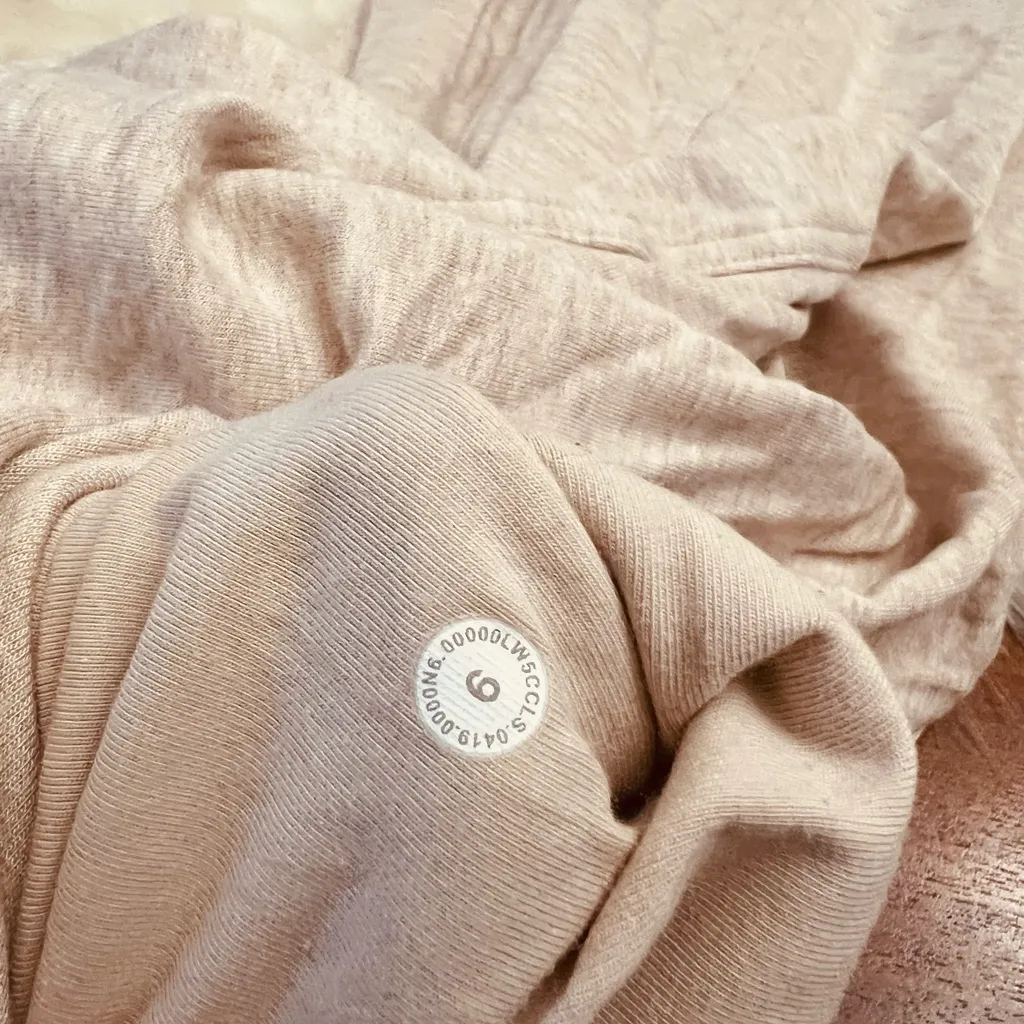 Lululemon Still Chill Joggers Heather Cashew Size 6 French Terry - Image 4