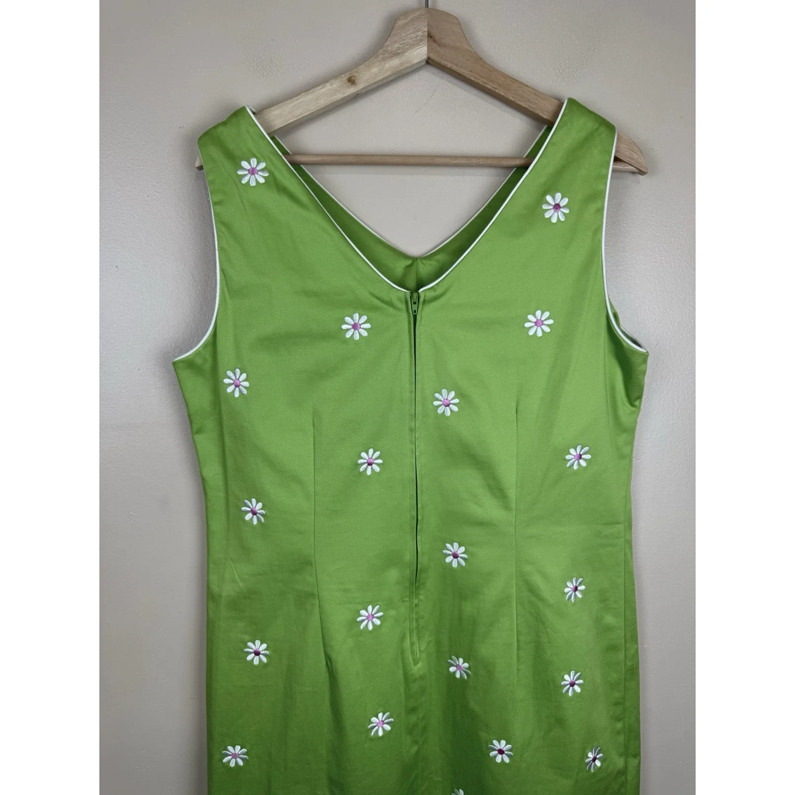 Sag Harbor Lime Green Embroidered Floral Sheath Dress Sleeveless V-Neck Size 14P - Image 5
