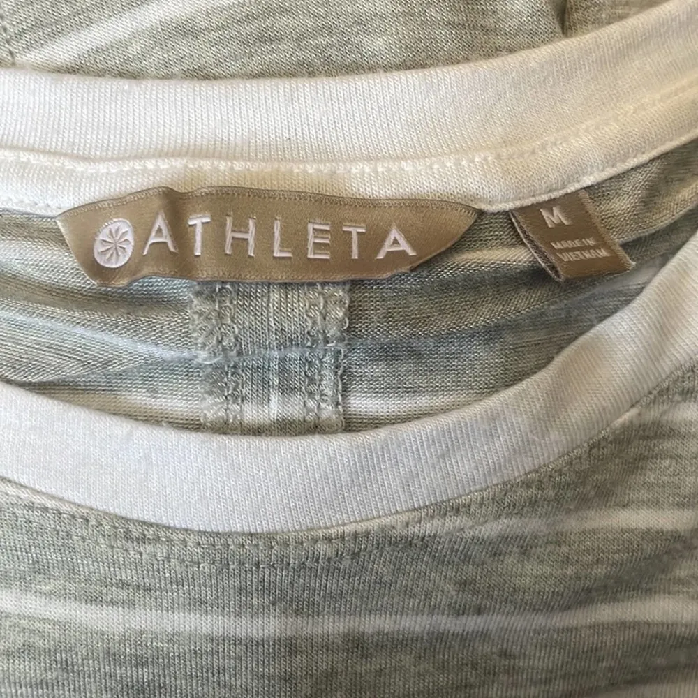 Athleta Treadlight Layering Long Sleeve Tee Size Medium in Heather Gray Stripe - Image 4
