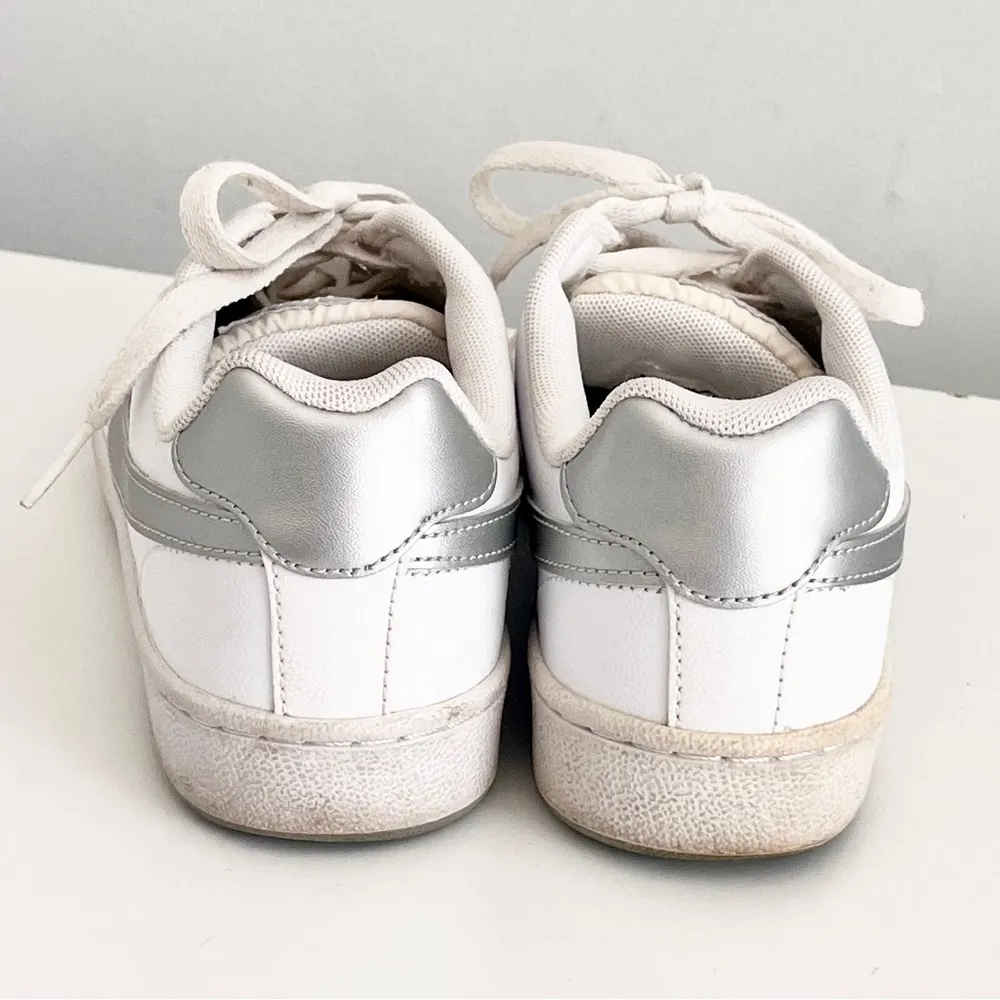 Nike White 454256 ‘Court Majestic’ Silver Sneakers, Size 8 - Image 5