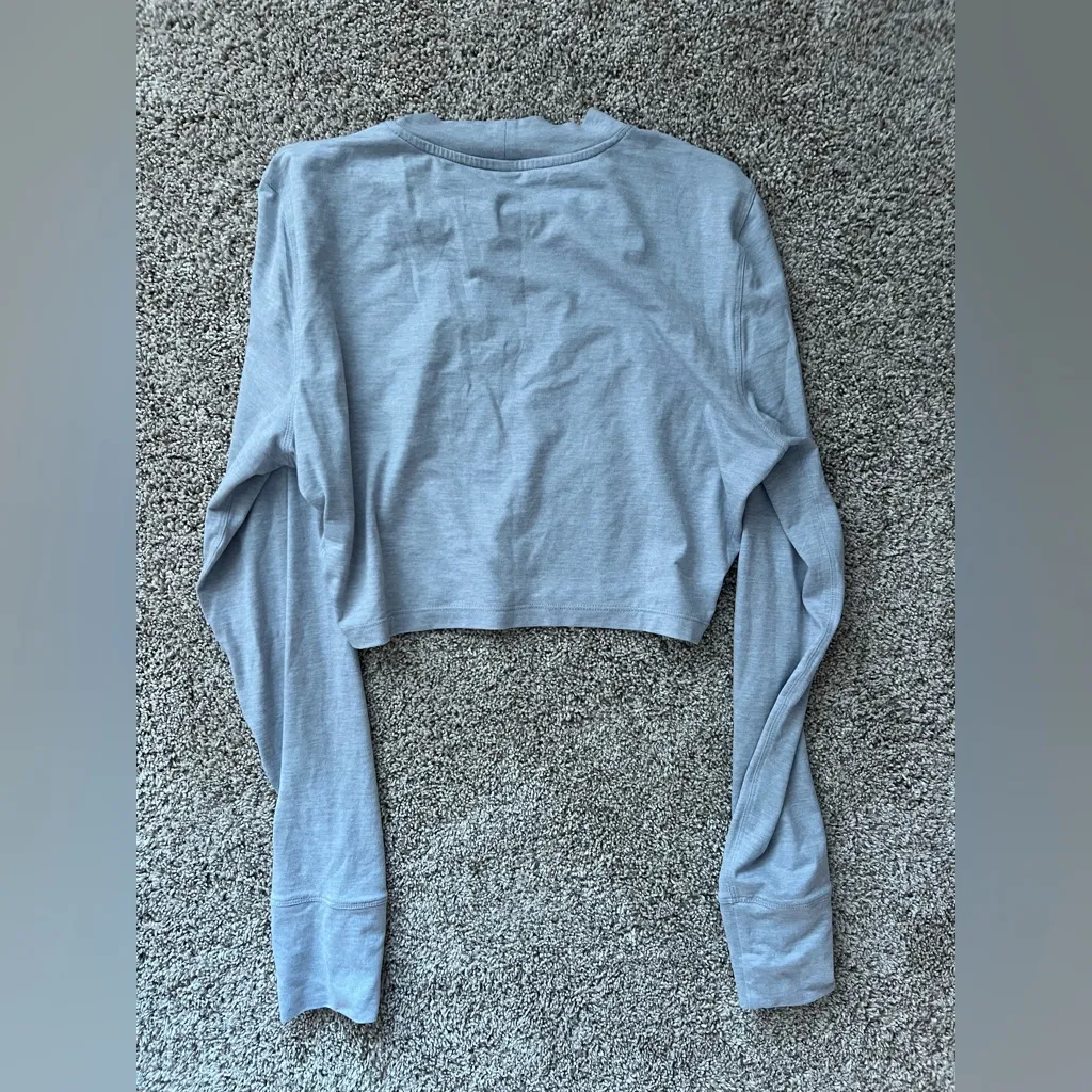 Vuori Lux Gray Long Sleeve Crop Top Womens L - Image 5