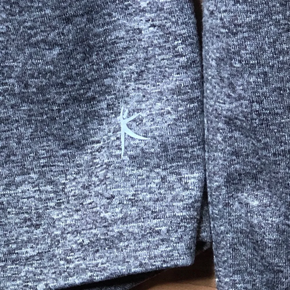 Danskin Size Medium Long Sleeve V-Neck Dri-More Athletic Top - Image 4