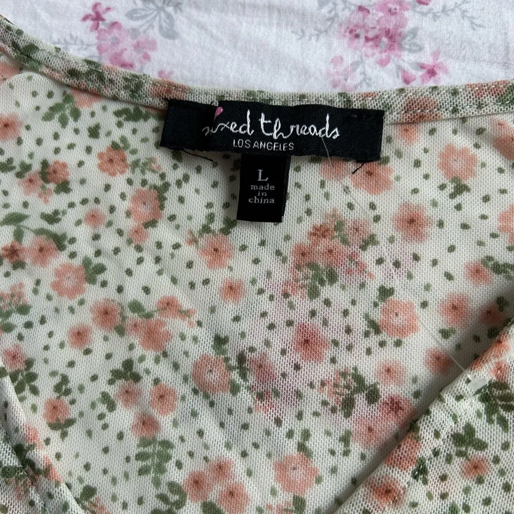 Floral mesh ruched crop top Size L - Image 2