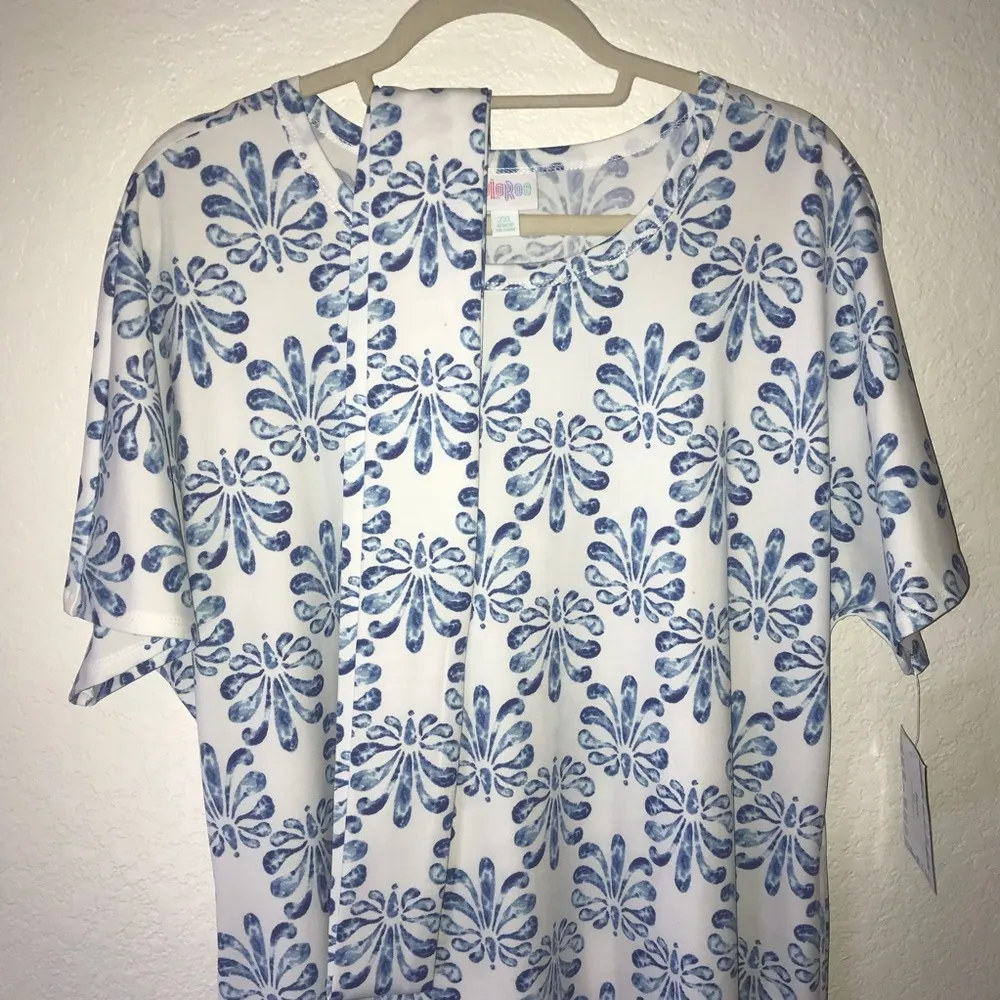 LuLaRoe Dress Medallion Marly Dress 2X NWT Blue on White Short Sleeve w/ Sash - Image 3