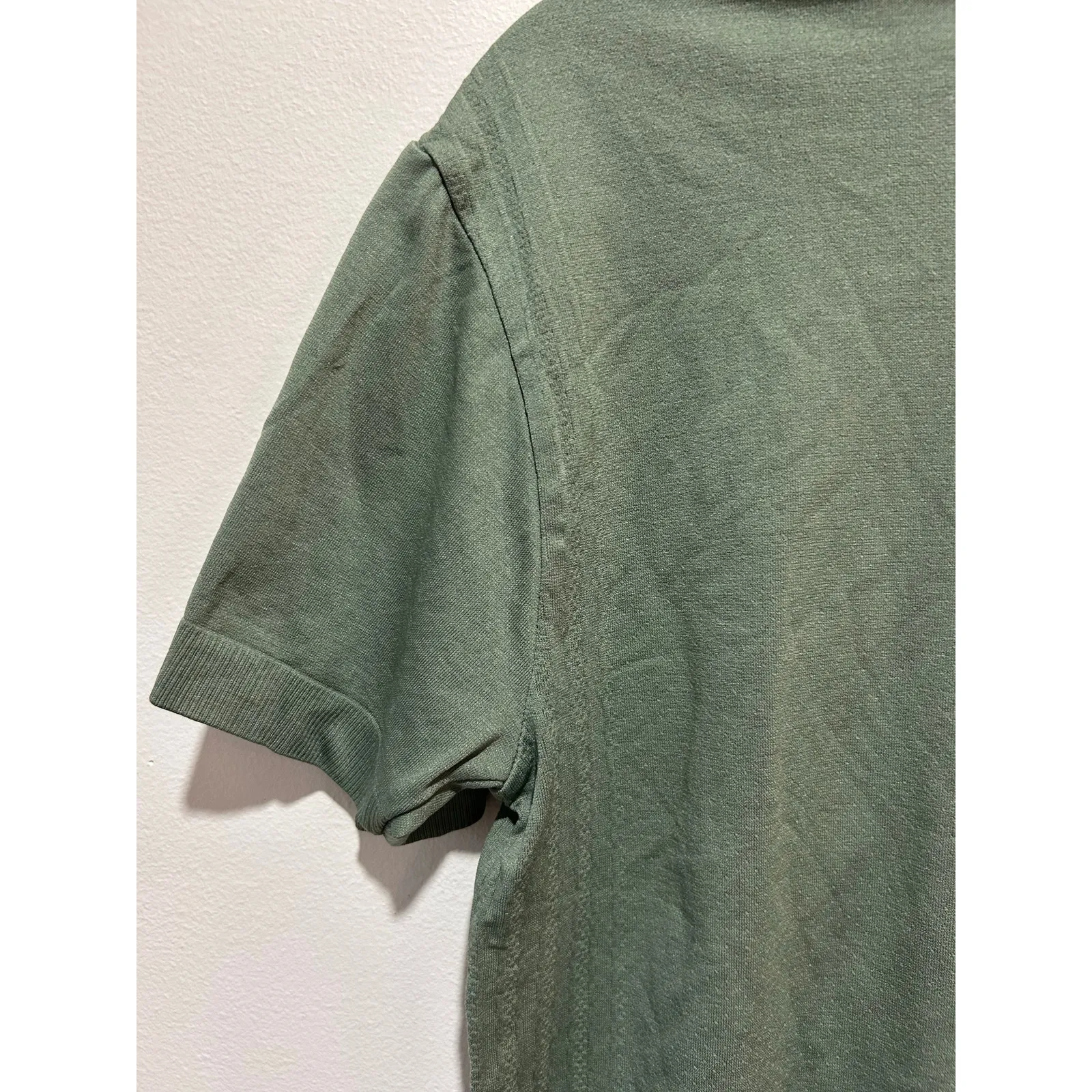 Ryka seamless athletic shirt olive green size S hiking running outdoors - Image 5