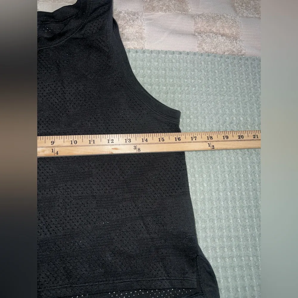 Lululemon Athletica Black Sleeveless Crop Muscle Tee - Image 2