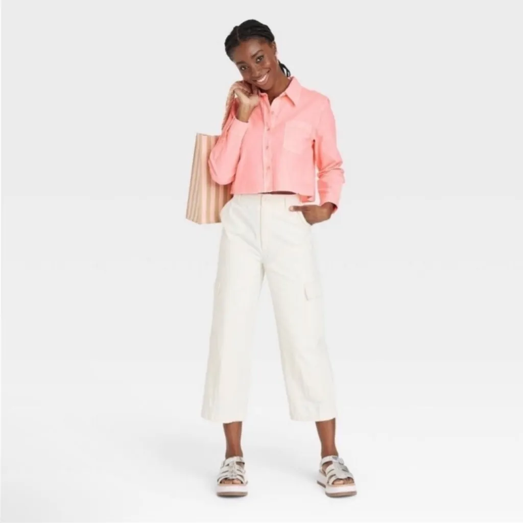 Universal Thread Coral Crop Pink Button-Up Shirt Size M - Image 8