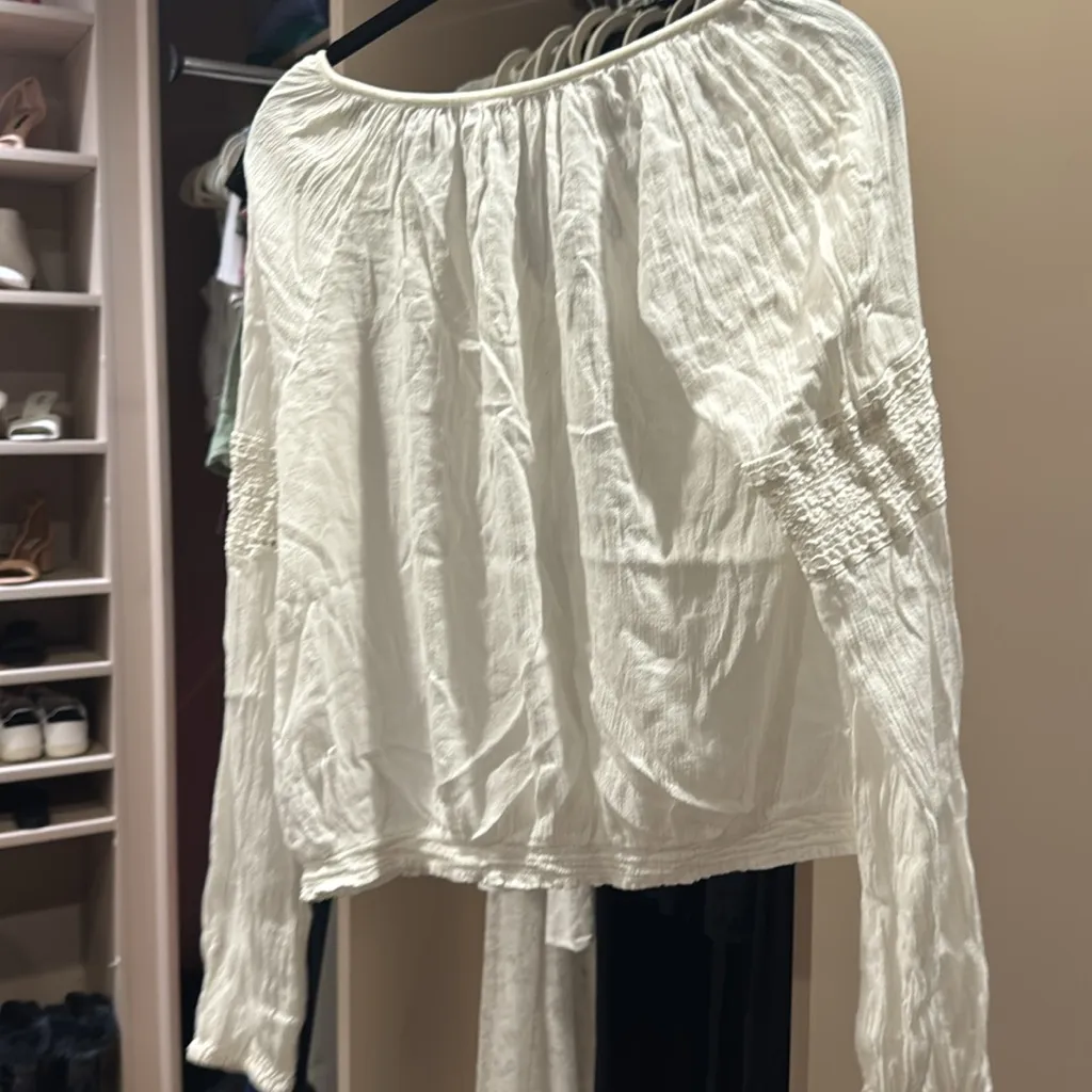 White linen style v neck blouse - Image 2