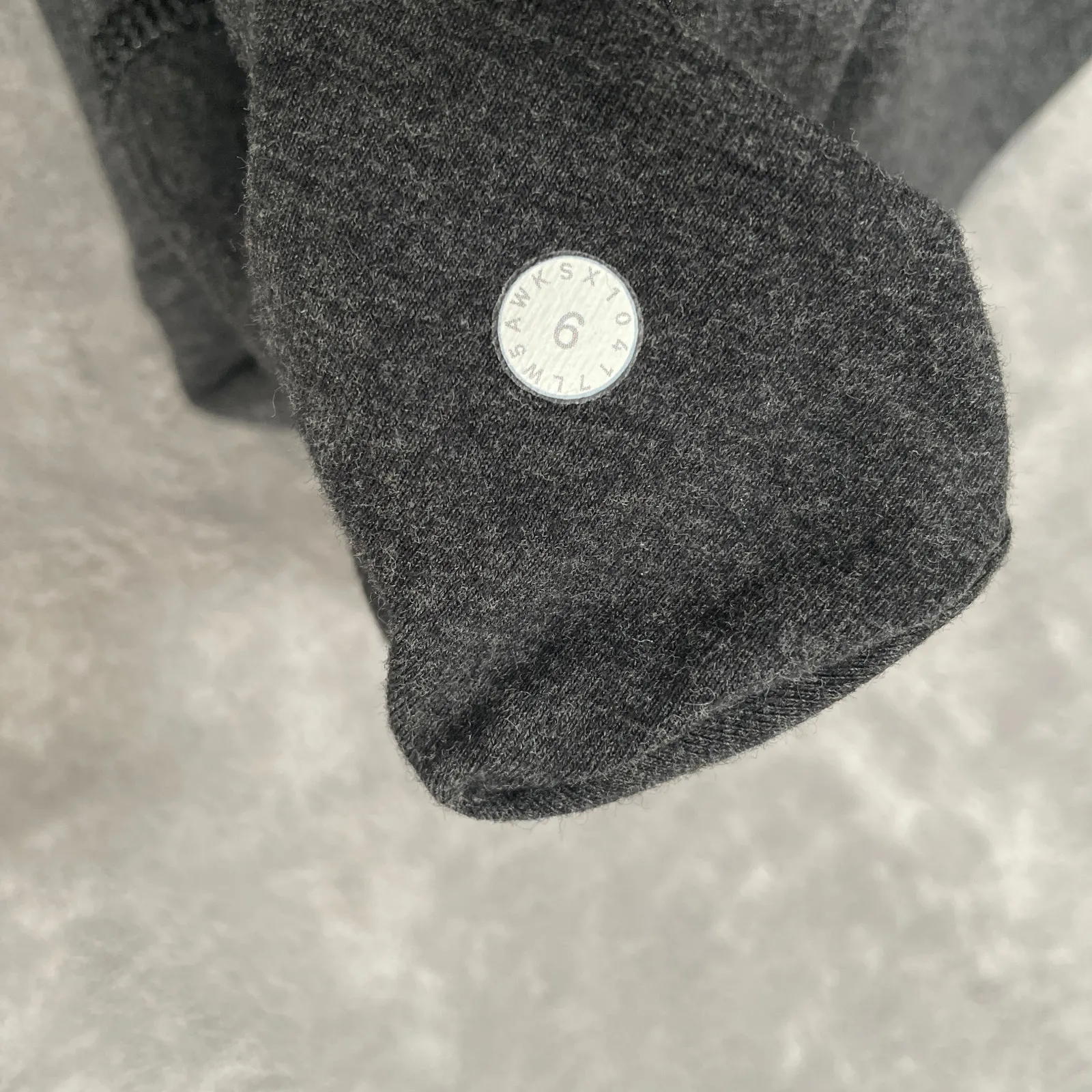 Lululemon Pants 6 Grey Joggers Athleisure Casual Lounge Soft Activewear Workout - Image 4