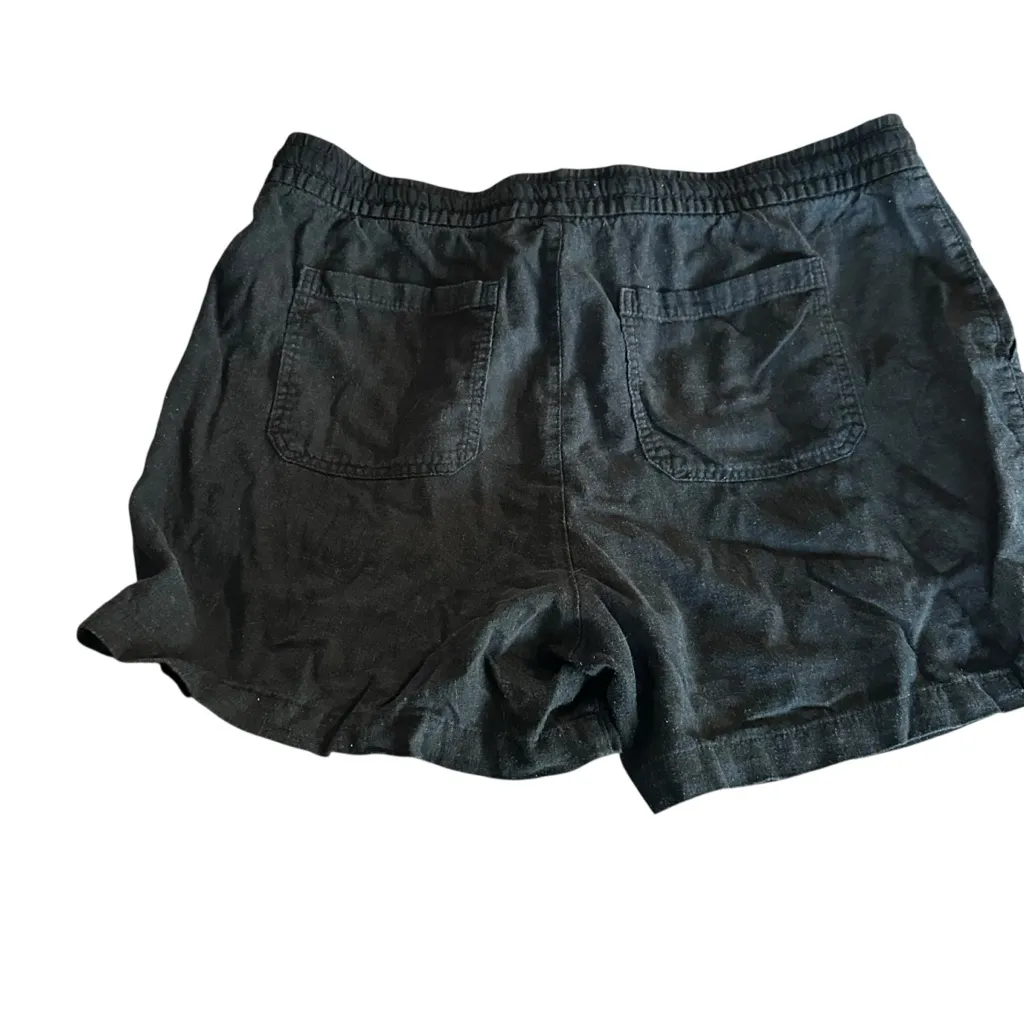Old Navy Women's Black Linen Blend Shorts - Image 2