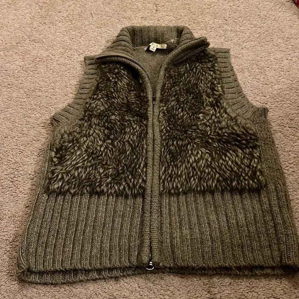 Cabi small fuzzy vest - Image 2