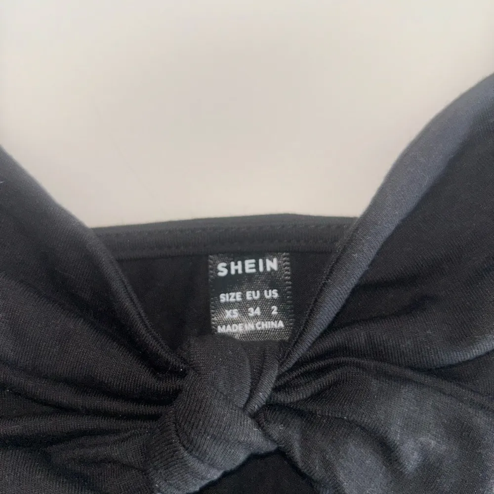 Bundle of 3 SHEIN tie crop tops - Image 2